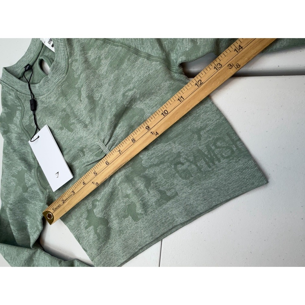 NWT Gymshark Camo Seamless Crop Top Sage Green Size Small Yoga Performance - Picture 9 of 10